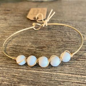 🆕 Howlite Bangle Bracelet in gold 🆕